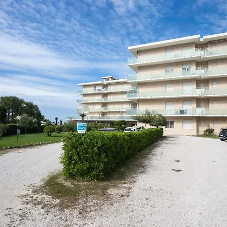 M146 - Marcelli, Bilocale Fronte Mare Con Ampio Terrazzo