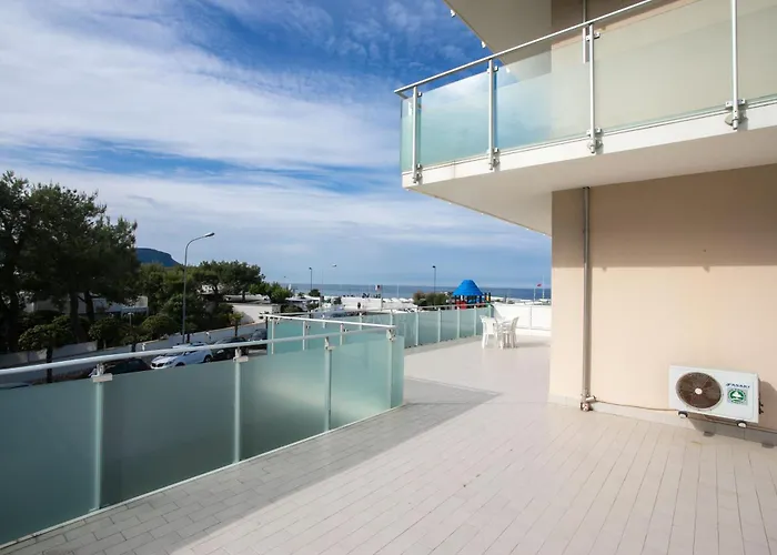 Appartamento M146 - Marcelli, Bilocale Fronte Mare Con Ampio Terrazzo