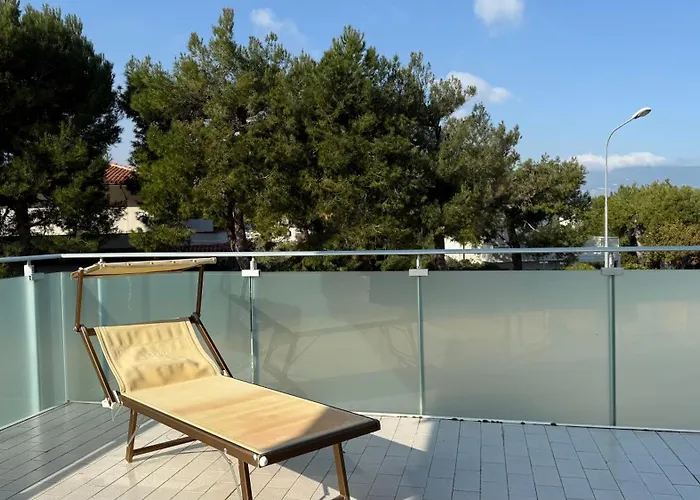 M146 - Marcelli, Bilocale Fronte Mare Con Ampio Terrazzo Appartamento Marcelli