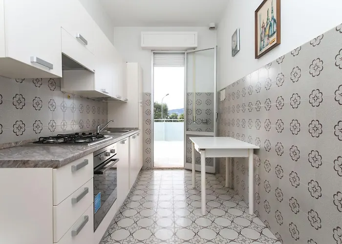 M146 - Marcelli, Bilocale Fronte Mare Con Ampio Terrazzo Marcelli