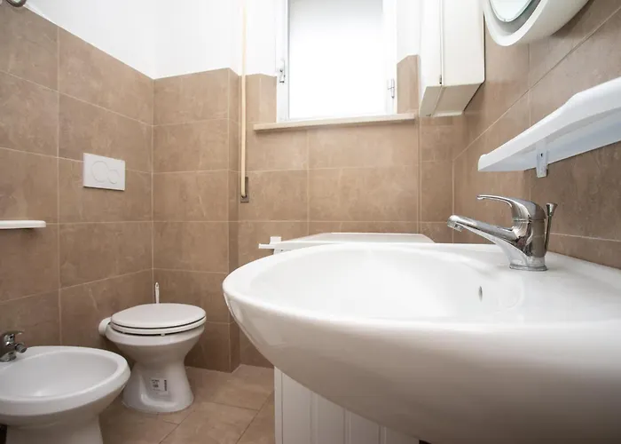 M146 - Marcelli, Bilocale Fronte Mare Con Ampio Terrazzo Marcelli